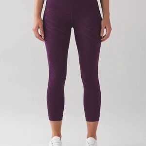 RARE Lululemon Hot Like Agni cropped leggings Purple Size 4. Like new.